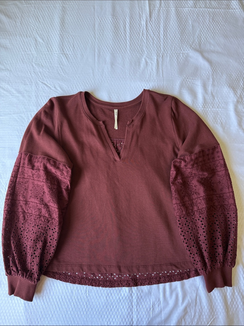 Anthropologie 100% Cotton   .Burgundy Crochet-Sleeve Pullover✨